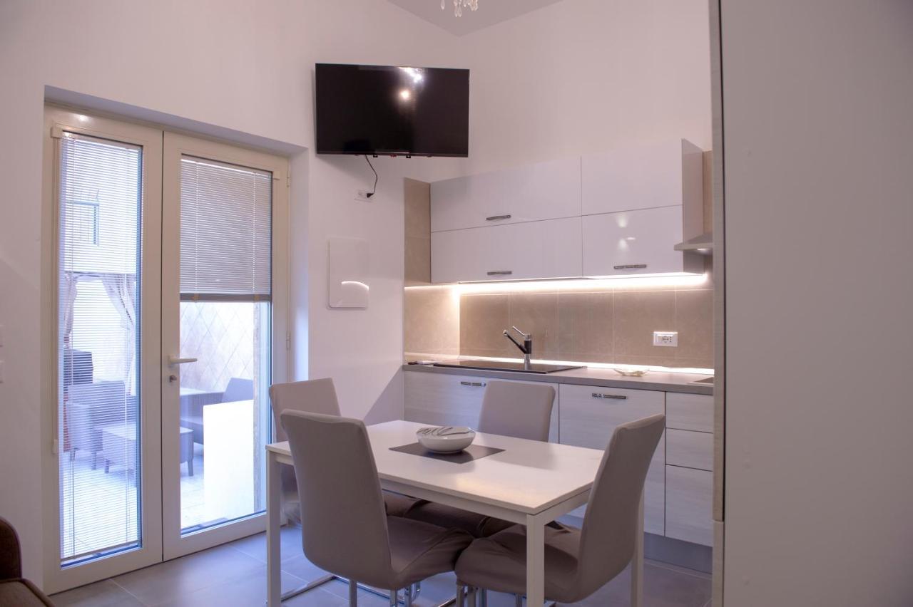 Joyce Luxury Suite Монополи Экстерьер фото