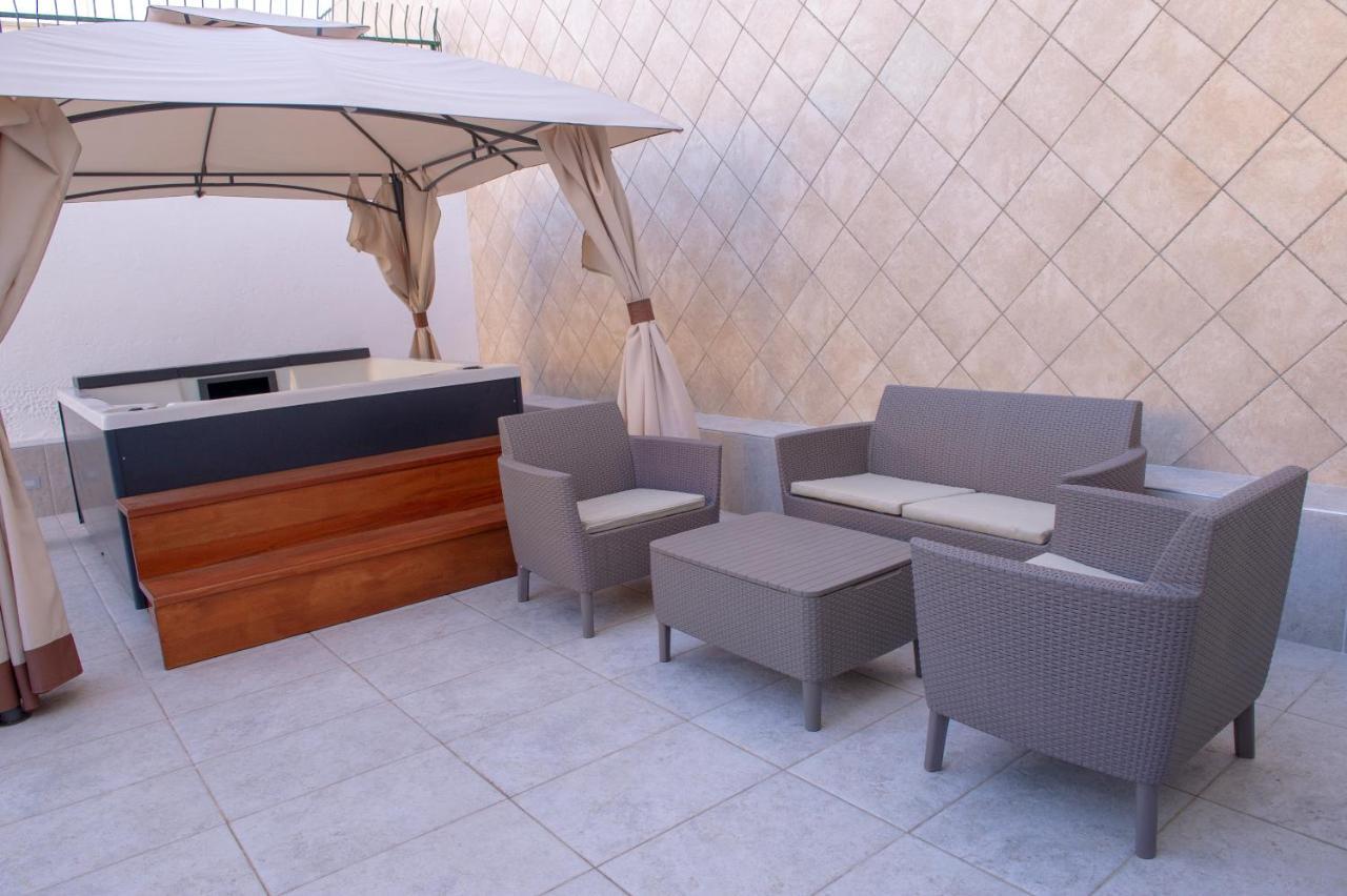 Joyce Luxury Suite Монополи Экстерьер фото